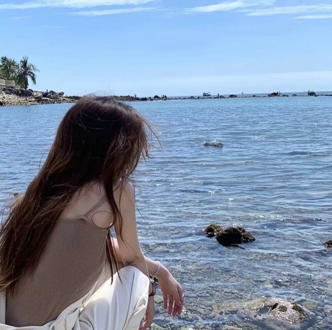 莲花闹海棠